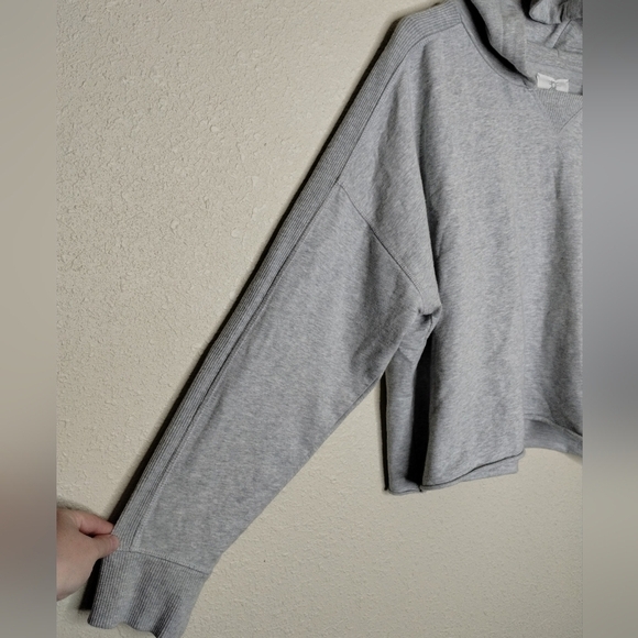 Offline by Aerie Grey Cropped Pullover Hoodie Size Large - Picture 3 of 8